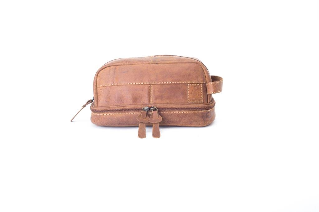 LEATHER TOILET BAG